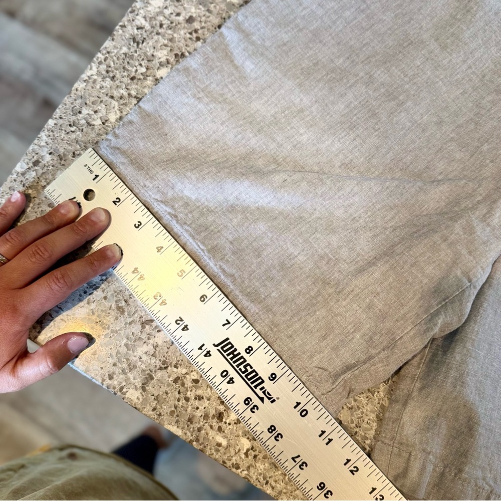 Banana Republic l Aiden Short l Size: 32 - Picture 10 of 10